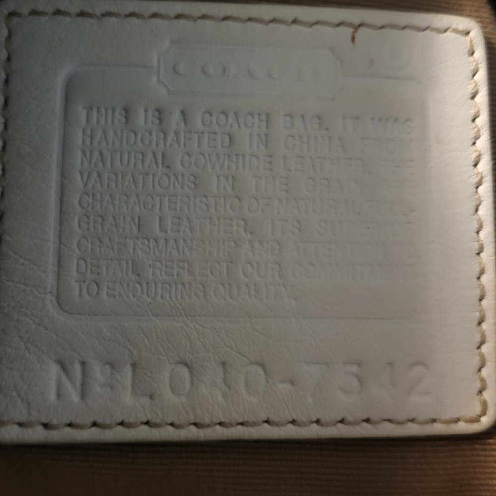 Coach Vintage 2004 Y2K Soho Flap Buckle White Leather Shoulder Mini Bag Purse - Picture 10 of 17